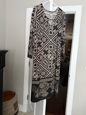 Haani Black and Cream Long Sleeve Patterned Maxi Dress